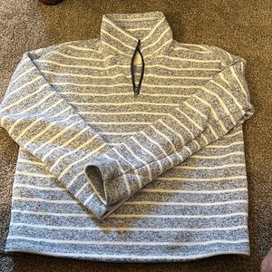 Thread supply strips medium  weigh zip neck